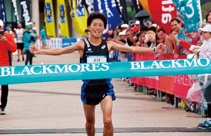 2016年シドニーマラソンの39kmでスパートを仕掛け、見事に優勝を果たした谷川智浩。（写真提供：インプレスランニング）