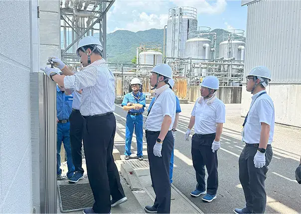 Hands-on safety work by executives at Konica Minolta Supplies Manufacturing