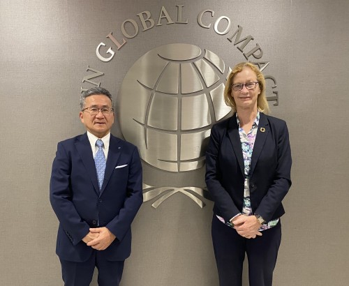 Toshimitsu Taiko, President and CEO of Konica Minolta (left), and Sue Allchurch, Chief, Outreach & Engagement, United Nations Global Compact (UN Global Compact) (right)