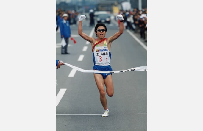 2000年東日本駅伝で初優勝。アンカーの坪田智夫。