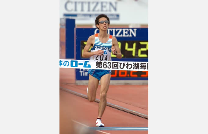 2008年びわ湖毎日マラソンで8位でゴールする池永和樹。