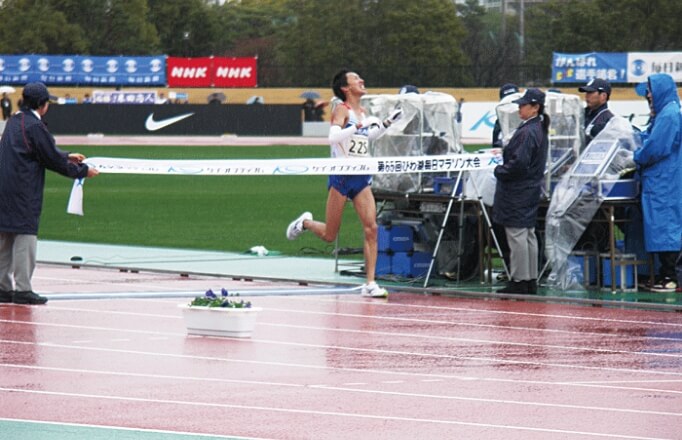 2010年びわ湖毎日マラソンでフルマラソンに初挑戦した米田尚人は、5位（日本人3位）でゴール。