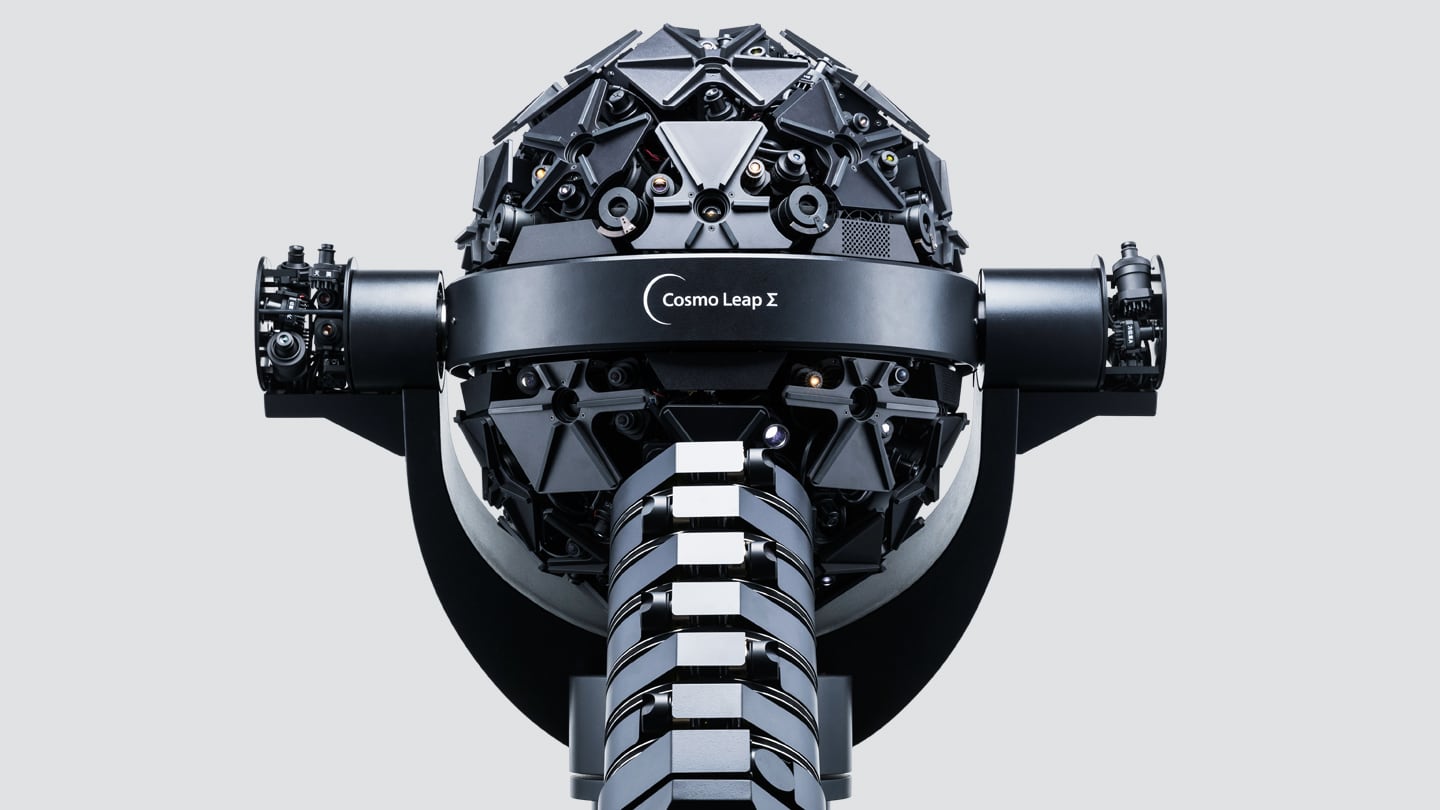 「光学式プラネタリウム投映機 Cosmo Leap Σ」の写真です。