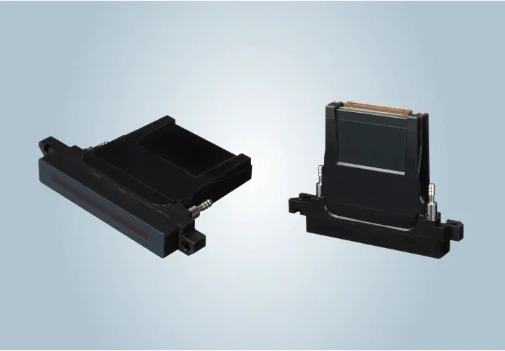 画像：溶剤への耐久性に優れたインクジェットヘッドの新製品「KM1024iSHE-HM-LV」を発売