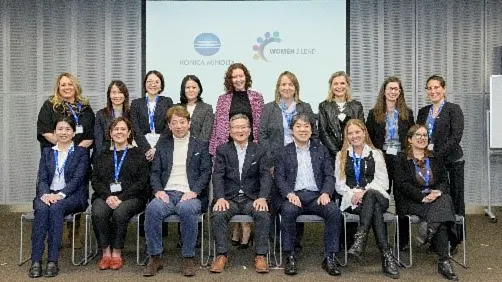 Women 2 Leadプログラムの最終セッションに参加したメンバーの集合写真